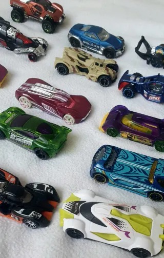 25 auto della collezione Hot Wheels