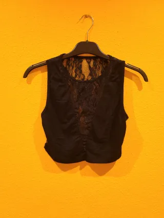 Top de encaje negro