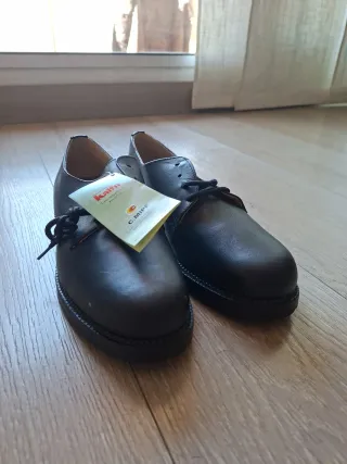 Zapatos de vestir Kalfu negros nuevos sin estrenar
