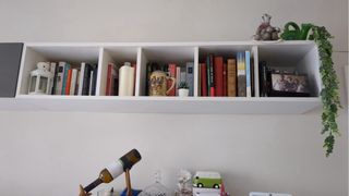 Mueble de salón modular gris y blanco, negociable