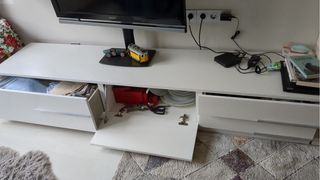 Mueble de salón modular gris y blanco, negociable