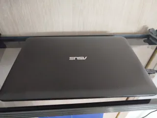 Portátil Asus F555Y Negro