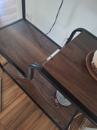 Estantería Metálica Negra y Madera Nogal