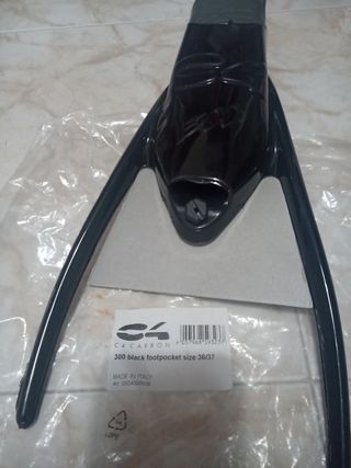 Calzantes aletas C4 300 negro talla 36/37