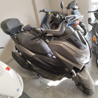 Moto Yamaha para piezas N max 125
