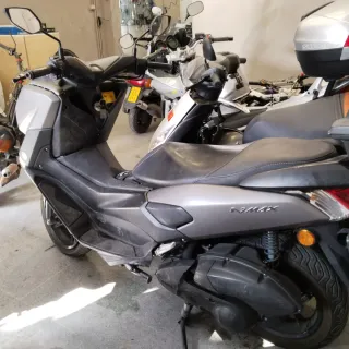 Moto Yamaha para piezas N max 125