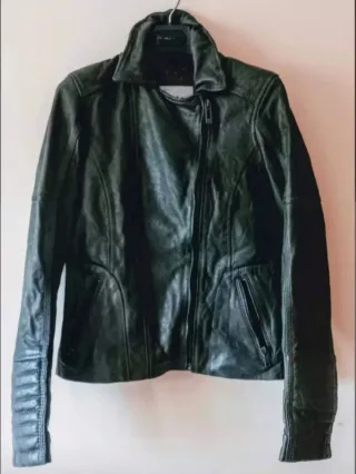 Cazadora de cuero negra mujer
