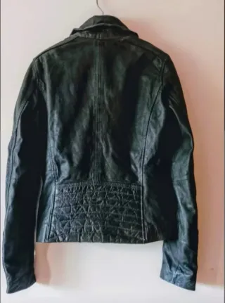 Cazadora de cuero negra mujer