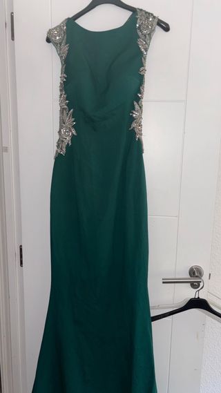 Vestido de fiesta verde con pedrería