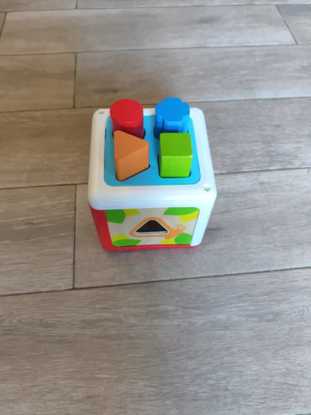 Cubo de formas para bebés