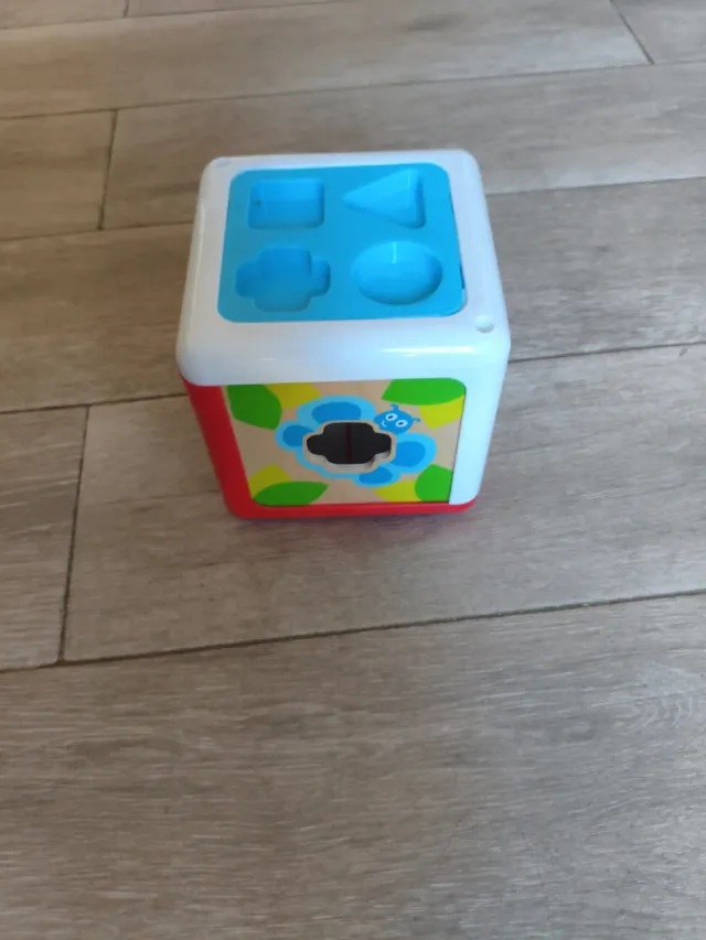 Cubo de formas para bebés