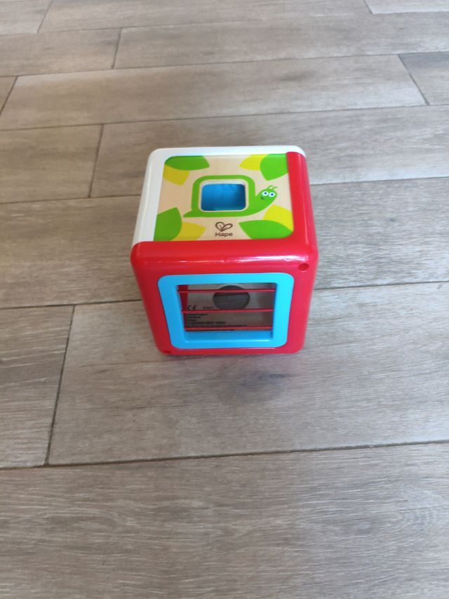 Cubo de formas para bebés