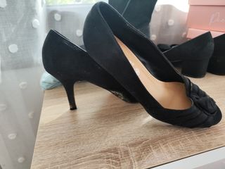 Zapatos de tacón negros