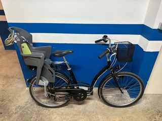 Bicicleta Decathlon Talla M con Silla Niño