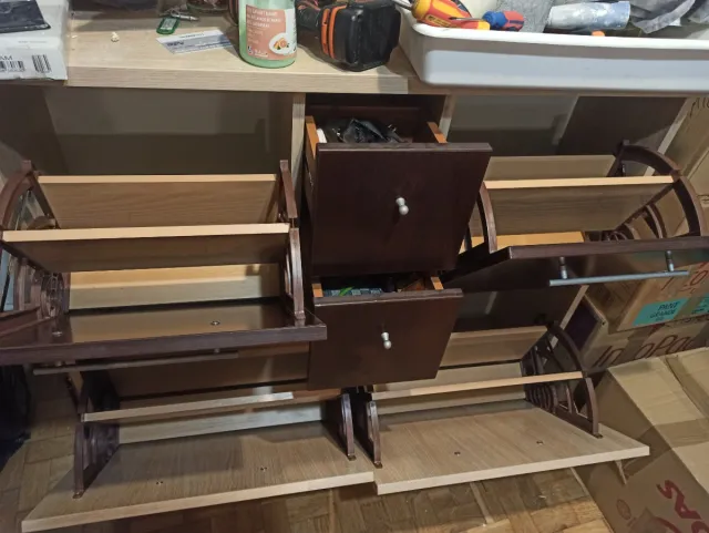 Mobile ingresso con scarpiera in legno e vetro