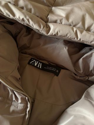 Abrigo acolchado Zara marrón claro