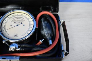 Tensiómetro Dr. Von Recklinghausen Años 70