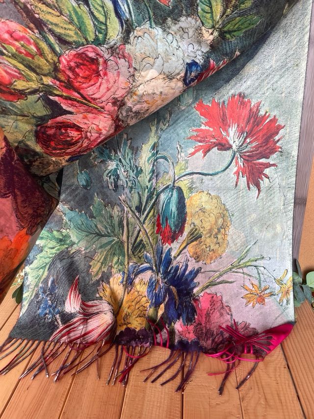 Fular Frida Kahlo Gris Multicolor