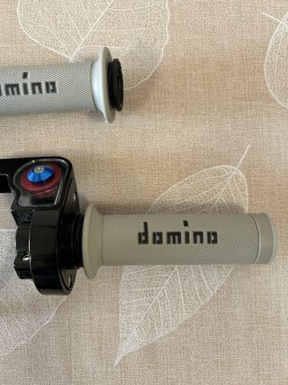 Acelerador rapido moto gris