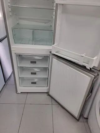 Nevera Liebherr 2,m.con garantía 