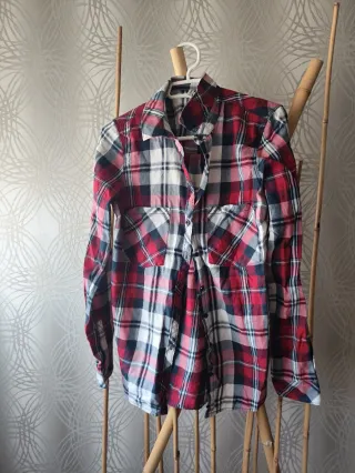 Camisa Stradivarius cuadros roja talla S