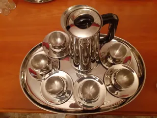 Set AMC Cafetera, Bandeja, Vasos y Cucharas