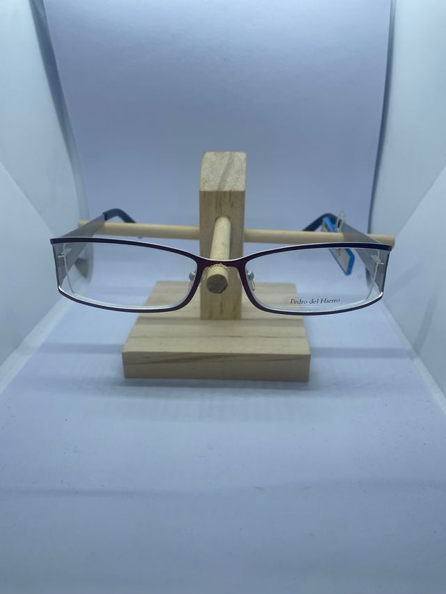 Gafas Pedro del Hierro grises y burdeos