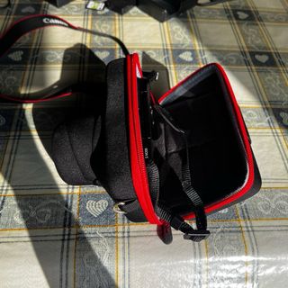 Cámara Canon EOS M200 ¡COMO NUEVA! + accesorios