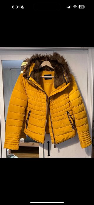Cazadora acolchada amarilla Zara mujer