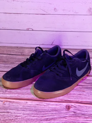 Nike SB Zapatillas Negras Goma Marrón