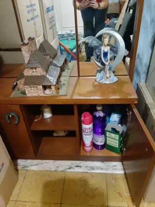 Mueble recibidor madera y cristal