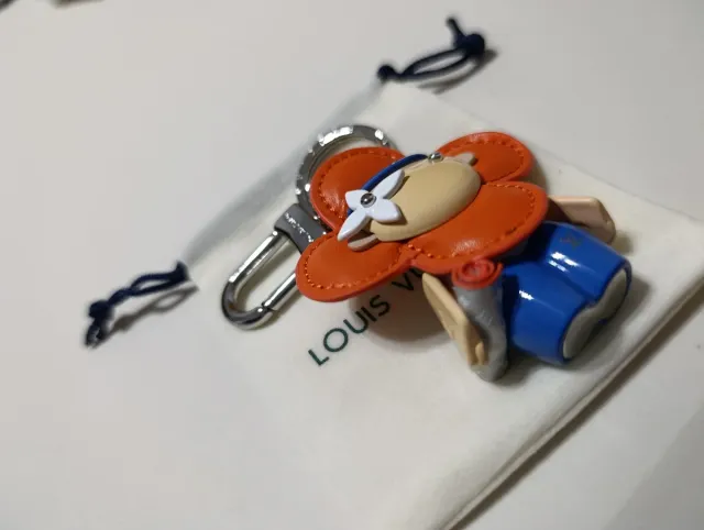 Llavero Flor Naranja Louis Vuitton