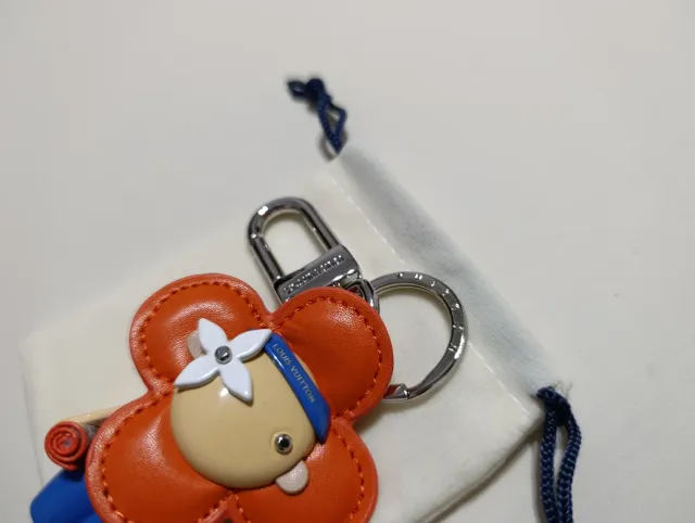 Llavero Flor Naranja Louis Vuitton