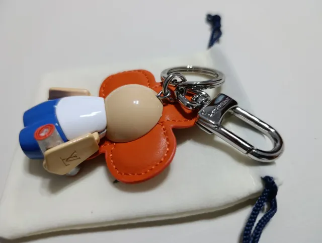 Llavero Flor Naranja Louis Vuitton