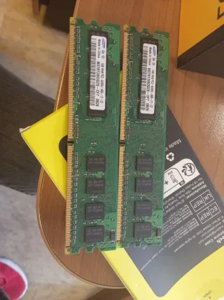 Memoria RAM Samsung 1GB PC2-6400U-666-12-ZZ