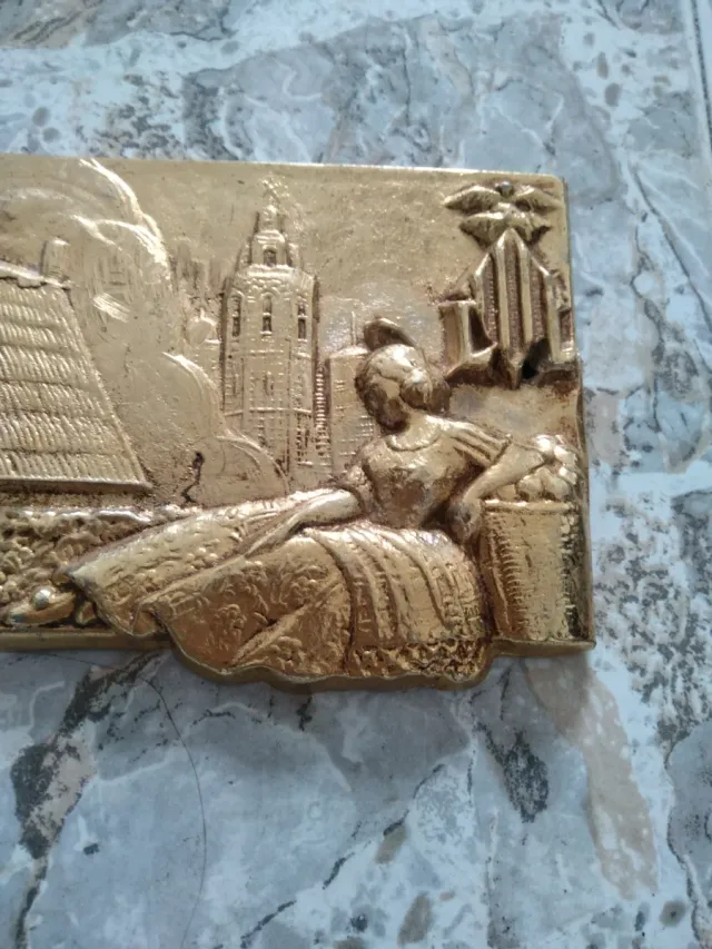 Piatto decorativo con simboli valenciani