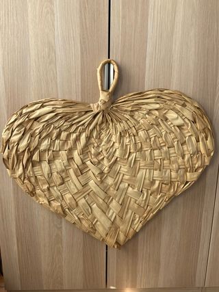 Decorazione a forma di cuore in bambù