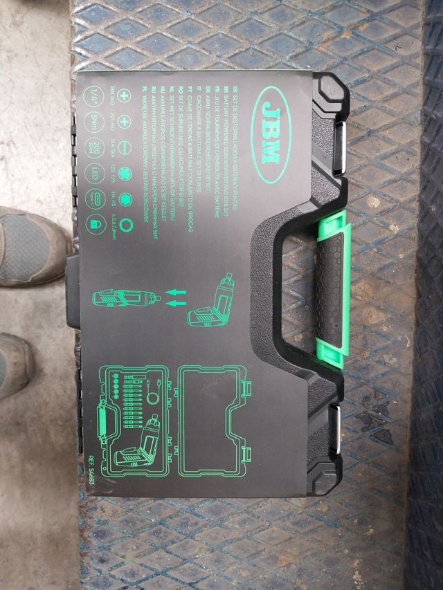 Set destornillador a batería JBM