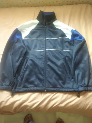 Sudadera azul y blanca Talla 16 años