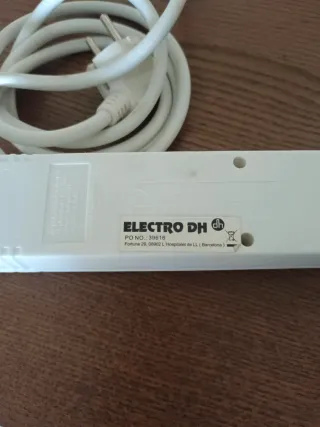 Regleta 4 enchufes con interruptor
Cable de 3 m
