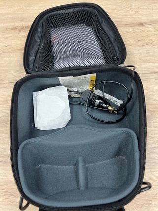 Bolsa sobredepósito Givi TANKLOCK. No incluye aro.
