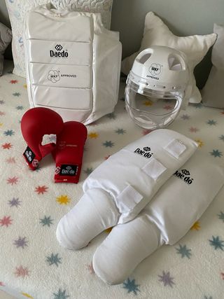 Lote completo Daedo Karate Kumite WKF Approved 