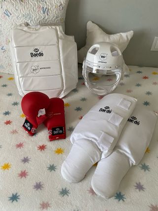 Lote completo Daedo Karate Kumite WKF Approved 