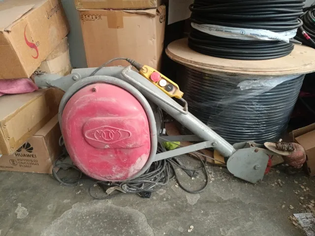 Elevador de carga industrial