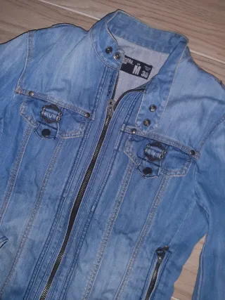 Cazadora Vaquera Bershka Talla M