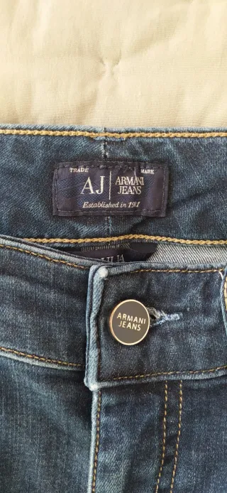 Armani Jeans Etiqueta Established in 191