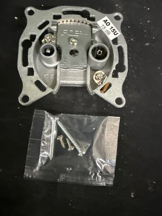 Toma de Antena TV/Satélite AO 15U