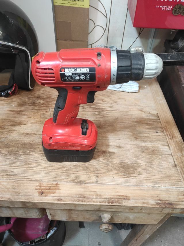 Taladro Black & Decker 14.4V
