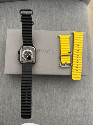 Apple Watch Ultra Negro y Amarillo