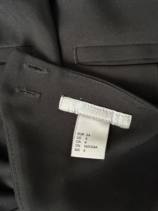 Mono negro H&M con cinturón